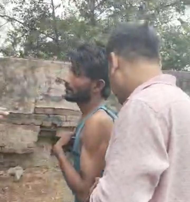 चलती ट्रेन में चोरी, चेन पुलिंग कर भाग रहा चोर धराया…