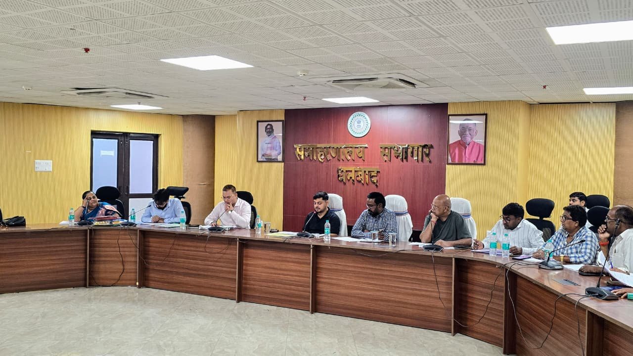 जांच पड़ताल करके योग्य बालिकाओं का आवासीय विद्यालयों में करें नामांकन – उपायुक्त…