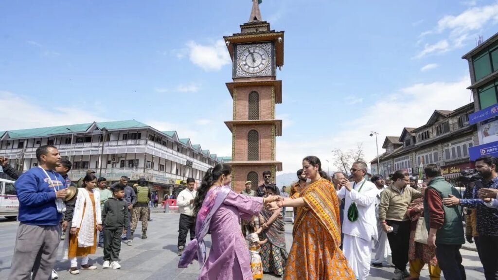 जम्मू-कश्मीर में 36 साल बाद कश्मीरी पंडितों कीवो घर वापसी शुरू..