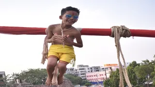 धनबाद में आस्था का अद्भुत नजारा: शरीर में कील चुभोकर शिवभक्ति में लीन हुए श्रद्धालु…