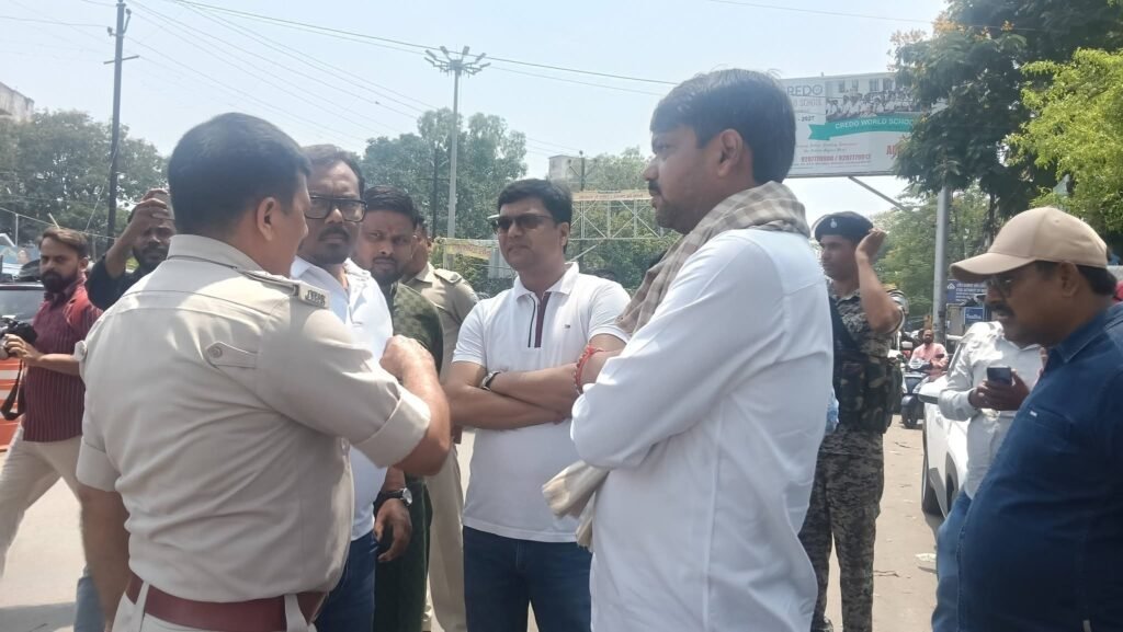 सड़क जाम मुक्त शहर बनाने सड़क पर उतरे मेयर संजीव सिंह…