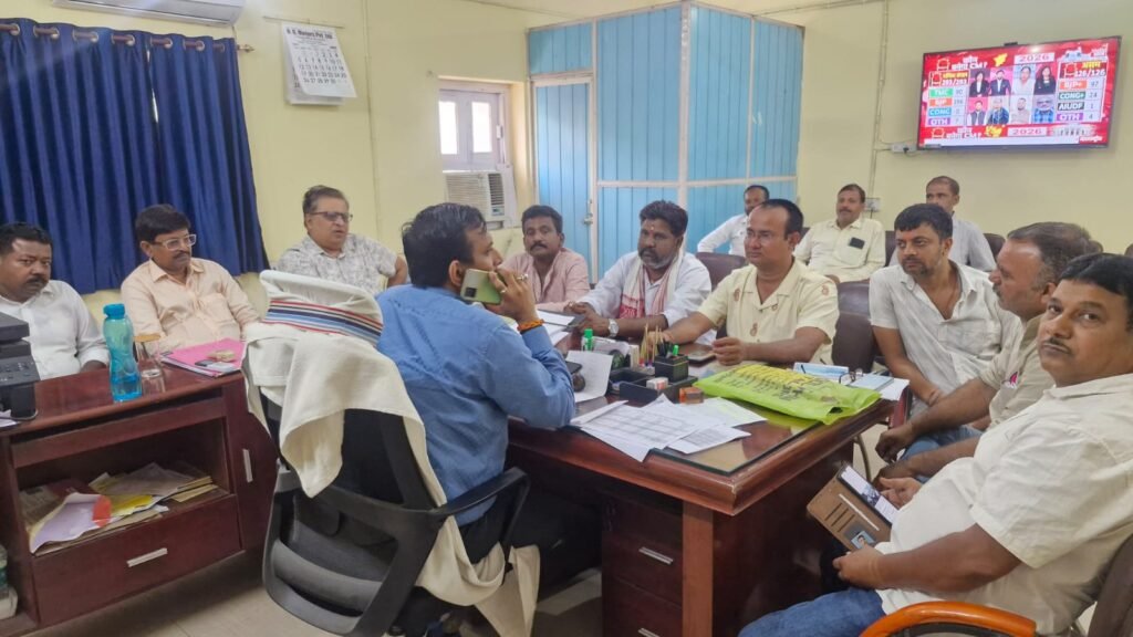 धनबाद: झरिया में बिजली संकट को लेकर सांसद प्रतिनिधिमंडल ने विद्युत विभाग से की अहम वार्ता, कई मुद्दों पर हुआ मंथन….