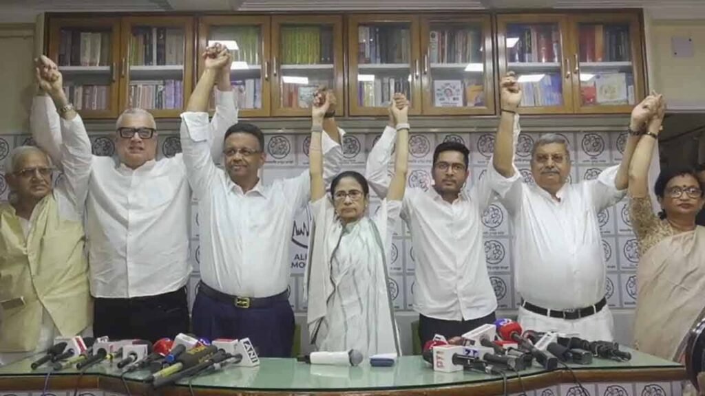 CM पद से इस्तीफा देने से Mamta Banerjee का इंकार,कहा- इस्तीफा देने का सवाल ही कहां उठता है, हम हारे नहीं हैं !..