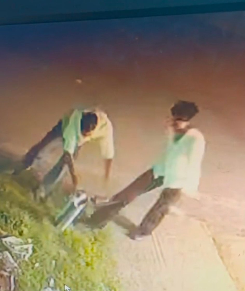 बाघमारा के महेशपुर पंचायत में जलापूर्ति व्यवस्था हुआ क्षतिग्रस्त,सीसीटीवी में कैद हुई दो युवक की झलक…