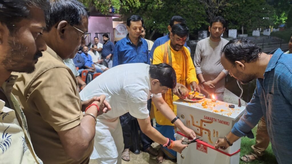 झारखंड विधानसभा के सचेतक सह धनबाद विधायक राज सिन्हा ने कियावृंदावन कॉलोनी में हाई मास्ट लाइट का उद्घाटन, क्षेत्र में विकास की नई रोशनी…