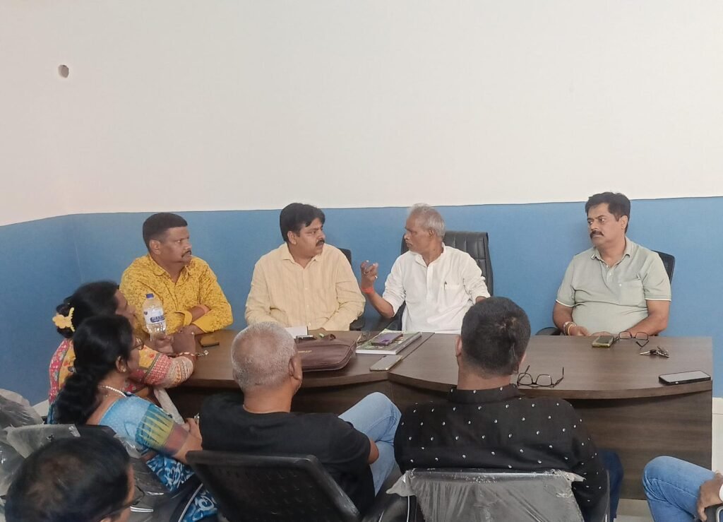 11मई को बिजली पानी को लेकर बाबूलाल मरांडी धनबाद डीसी ऑफिस का करेंगे घेराव,बीजेपी जिलाध्यक्ष ने तैयारी को लेकर की बैठक…