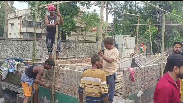 शॉर्ट सर्किट से जले तृणमूल कार्यालय को भाजपा विधायक कराएंगे पुनर्निर्माण…