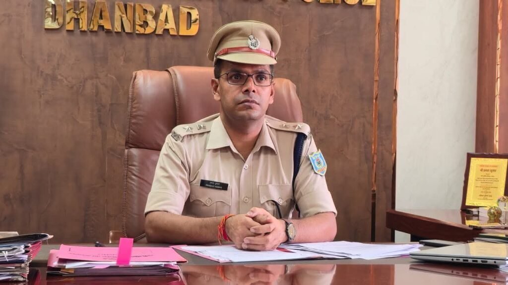 पेट्रोल-डीजल खत्म होने की अफवाह से पेट्रोल पंपों पर उमड़ी भारी भीड़…