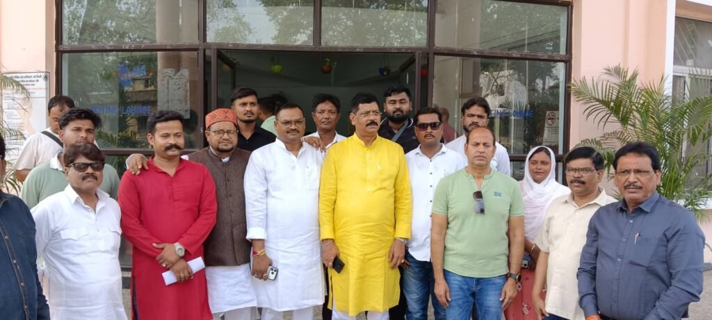 धनबाद CO के खिलाफ थाने में कांग्रेस जिलाध्यक्ष संतोष सिंह ने कराई FIR…