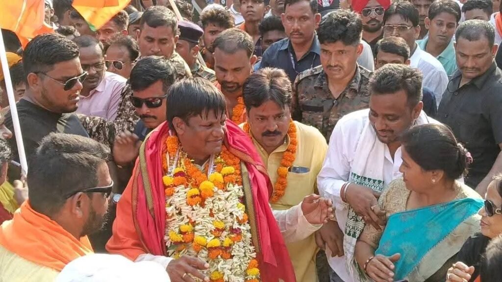 ढुल्लू के झरिया कार्यक्रम पर विरोधियों ने उठाएं सवाल… पीएम की अपील बेअसर..