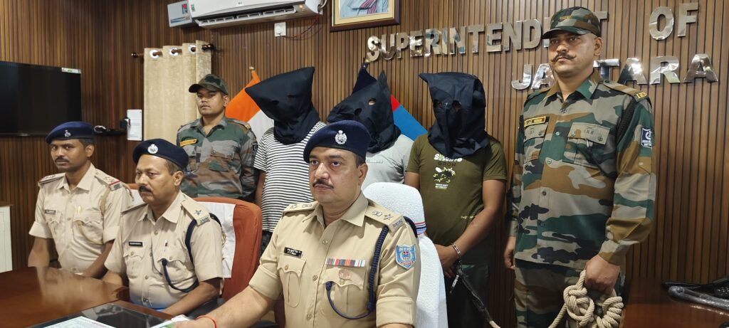 “डिजिटल नटवरलाल” गिरोह का फन कुचलने में क्यों जुटी है पुलिस?