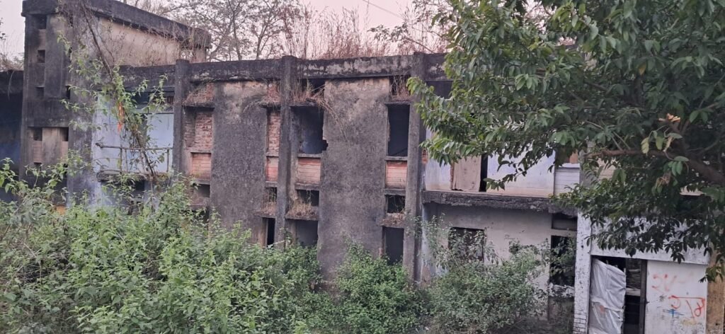 मनोहरटांड़ खाली नहीं करेंगे, आवासों में रह रहे 942 पूर्व कर्मी परिवारों का प्रबंधन के खिलाफ आक्रोश…