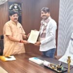 रणधीर वर्मा स्टेडियम की समस्याओं को लेकर धनबाद विधायक राज सिन्हा पहुंचे नगर निगम, मेयर ने दिया शीघ्र समाधान का आश्वासन…
