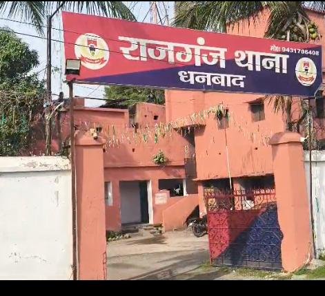 महेशपुर मोड़ के पास सड़क हादसा: ट्रक से टकराई क्रेटा कार, एयरबैग खुलने से टला बड़ा हादसा…