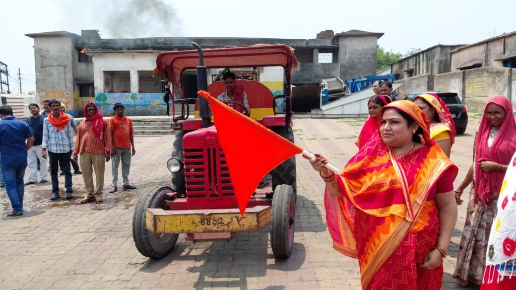 वार्ड 33 में पानी की समस्या को लेकर पार्षद मेनका सिंह की पहल, टैंकर से जलापूर्ति की शुरुआत…