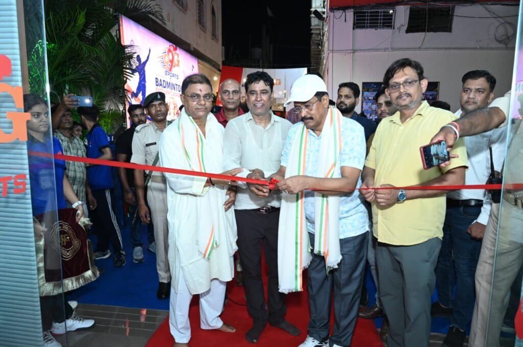 99G नॉक आउट ओपन बैडमिंटन टूर्नामेंट 2026 की हुई शुरुआत ,पुलिस महानिरीक्षक, बोकारो शैलेन्द्र कुमार सिन्हा ने फीता काटकर किया प्रतियोगिता का उदघाटन…