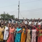 धनबाद नगर निगम वार्ड 33 की पार्षद मेनका सिंह ओर युवा बेरोजगार मंच के तले ग्रामीणों ने पानी बिजली की समस्या को लेकर बीसीसीएल प्रबंधन खिलाफ किया विरोध प्रदर्शन…