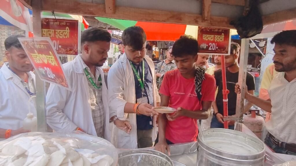 धनबाद स्टेशन रोड पर खाद्य सुरक्षा की बड़ी कार्रवाई: 43 प्रतिष्ठानों की जांच, 19 नमूने फेल…