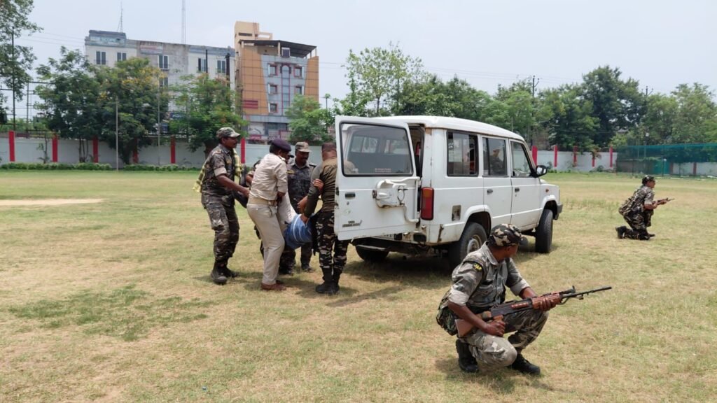 बकरीद को लेकर धनबाद पुलिस हाई अलर्ट पर, पुलिस केंद्र में हुआ व्यापक मॉक ड्रिल…