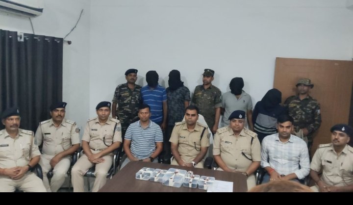 गुप्त सूचना के अधार पर झरिया पुलिस ने किया छपामारी, चार अपराधियों को हथियार समेत दबोचा..