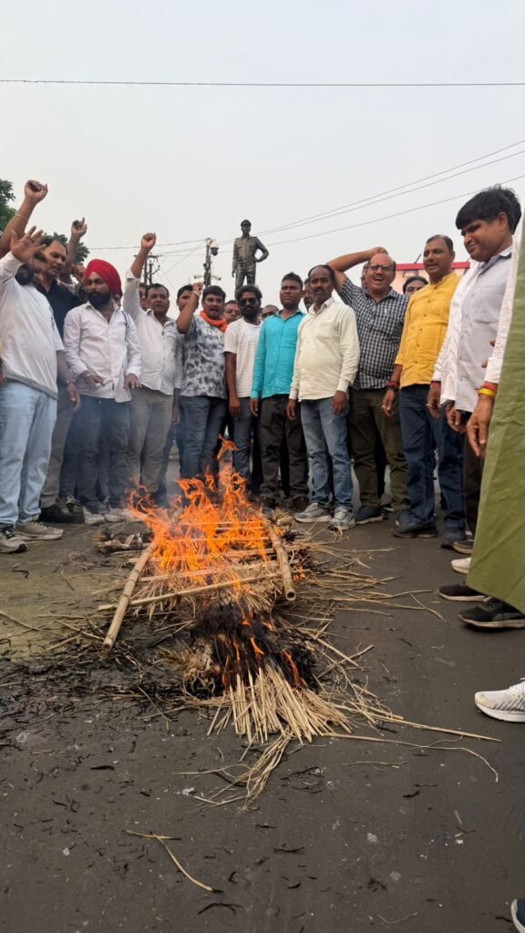 रागिनी सिंह के समर्थन में सड़कों पर उतरे कार्यकर्ता, श्रवण राय की शव यात्रा निकाल किया प्रतीकात्मक शव दाह…