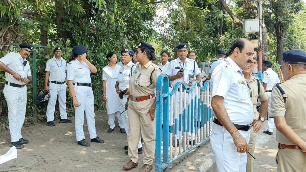 धर्मतला में तृणमूल का शक्ति प्रदर्शन, ममता बनर्जी के पहुंचने की संभावना…