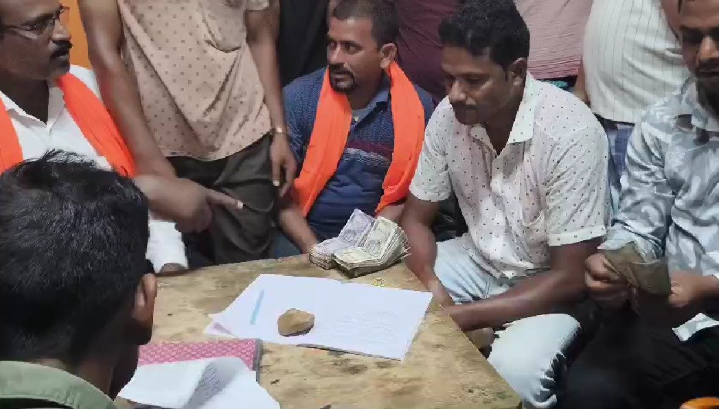 कटमनी का पैसा लौटाने के बाद भी गड़बेता में उठे सवाल, ‘क्या लूट का पैसा वापस करने से अपराध माफ हो जाता है?’
