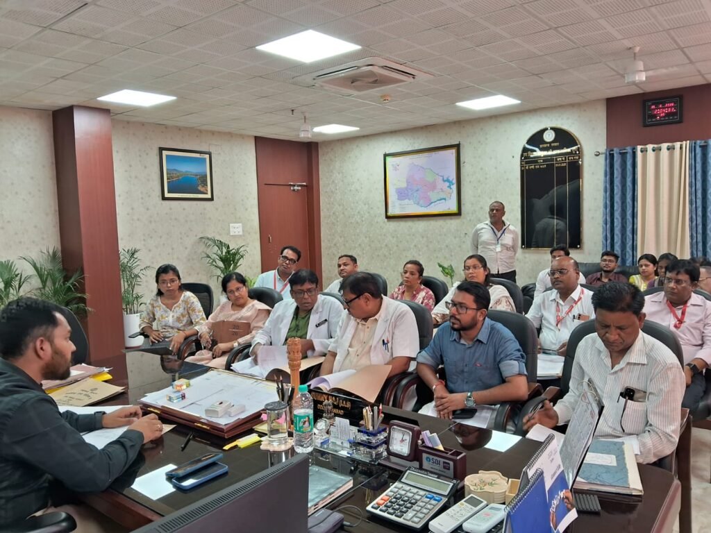स्वास्थ्य सेवाओं की समीक्षा में सख्त हुए डीडीसी, बजट खर्च और ममता वाहन संचालन पर दिए अहम निर्देश