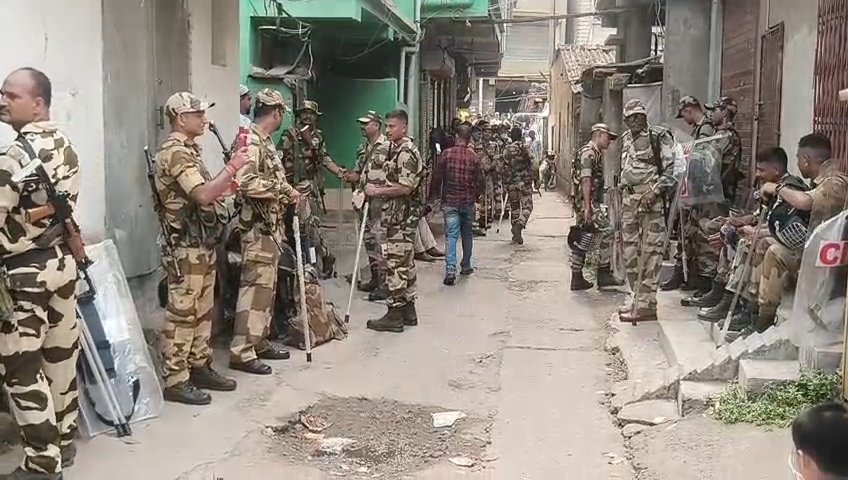 हाईकोर्ट के आदेश पर माहेशतला में बड़ी कार्रवाई, 6 अवैध मकानों को तोड़ने का काम शुरू