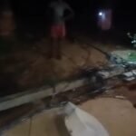 गौरबाजार में डंपर की टक्कर से टूटे बिजली के तार, कई खंभे गिरे, बिजली आपूर्ति बाधित