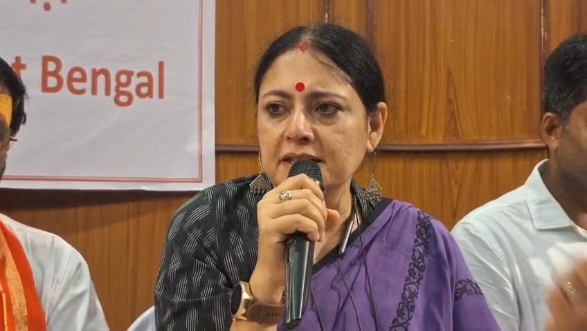 दुर्गापुर में मंत्री अग्निमित्रा पाल की समीक्षा बैठक, जलजमाव, डेंगू और अवैध कब्जे पर जीरो टॉलरेंस का संदेश