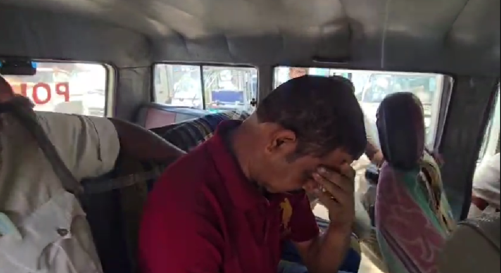 पांडवेश्वर में पुलिस की गाड़ी घेरकर अंडे बरसाए, बालू माफिया युधिष्ठिर घोष और तृणमूल नेता निताई अधिकारी गिरफ्तार
