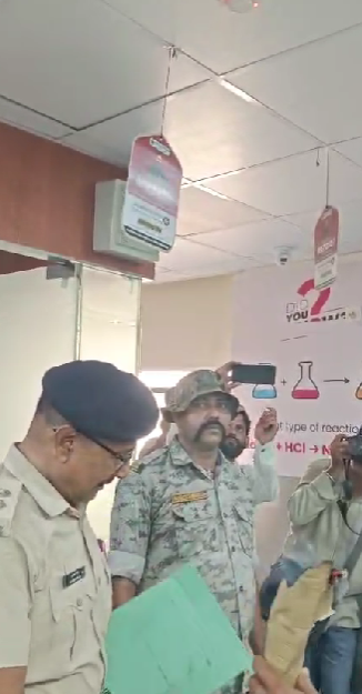 फायर सेफ्टी मानकों की अनदेखी पर जिला प्रशासन सख्त, एसडीएम के नेतृत्व में जिला प्रशासन की टीम की ने किया विभिन्न कोचिंग संस्थानों का औचक निरीक्षण