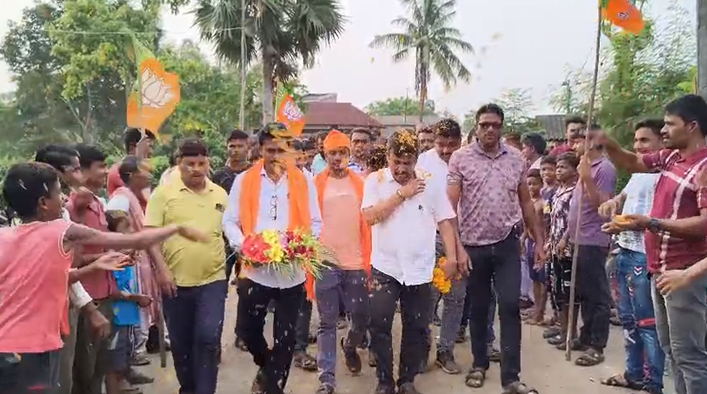 अंडे बनाम फूल: बंगाल की राजनीति में उलटफेर के शुरू