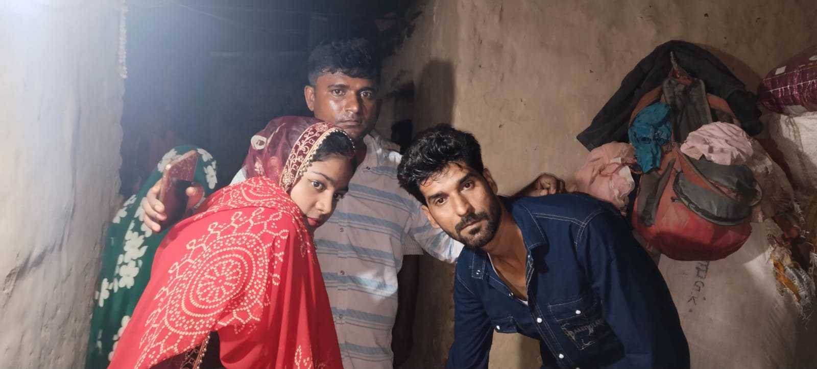 शादी के कुछ घंटों बाद दुल्हन लापता, लाखों रुपये और जेवर लेकर फरार होने का आरोप