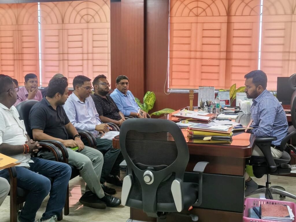 सड़क परियोजनाओं में तेजी लाने के लिए प्रशासन सक्रिय, उप विकास आयुक्त ने की समीक्षा बैठक