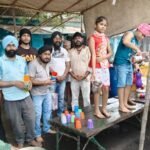 Sindri News: गुरु अर्जन देव जी के शहादत दिवस पर सिंदरी में छबील सेवा, राहगीरों को बांटा गया ठंडा शरबत