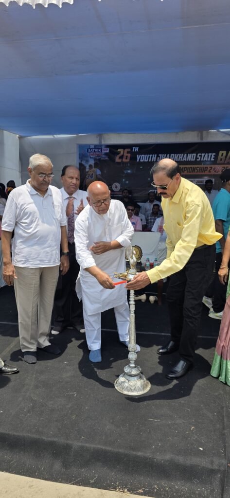 धनबाद में शुरू हुई 26वीं यूथ झारखंड राज्य बास्केटबॉल प्रतियोगिता 2026, सरयू राय ने किया उद्घाटन