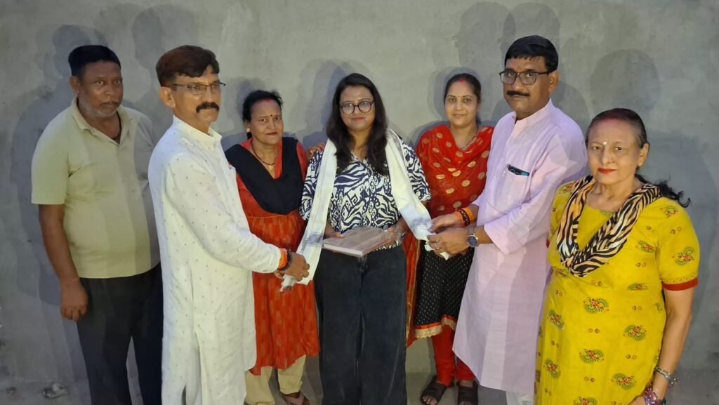 सिंदरी की अंजली गुप्ता ने CA परीक्षा में लहराया सफलता का परचम, सम्मानित कर बढ़ाया हौसला