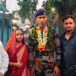 आर्मी ट्रेनिंग पूरी कर घर लौटे आयुष कुमार, बस्ताकोला में तिरंगा यात्रा के साथ हुआ भव्य स्वागत