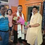 BPSC में 95वीं रैंक हासिल करने वाले शुभम कुमार को विधायक राज सिन्हा ने किया सम्मानित
