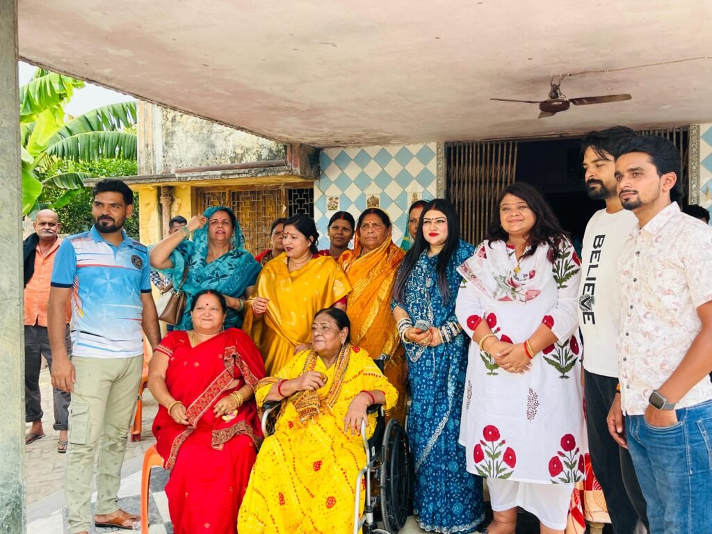 पौत्रों के मुंडन संस्कार के बाद जन्मस्थली पहुंचीं पूर्व विधायक कुंती सिंह, परिवार संग की पूजा-अर्चना