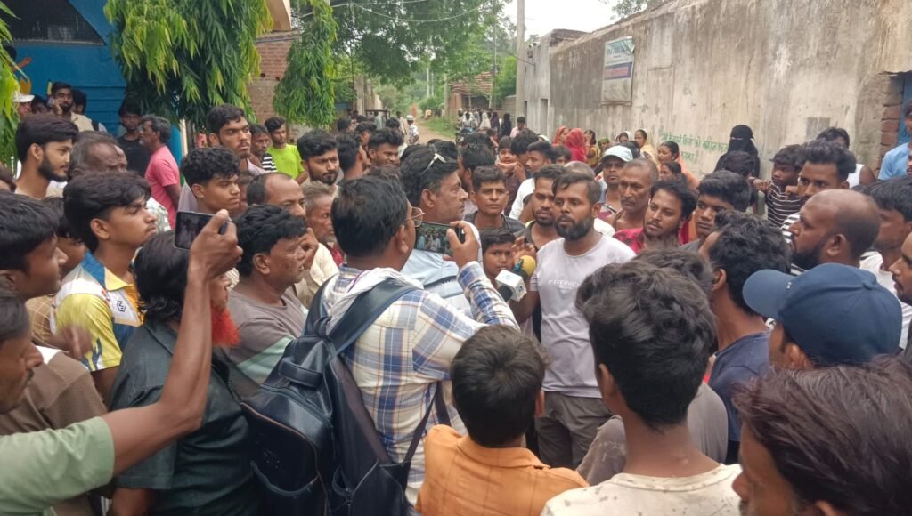 स्कूल से निलंबन के बाद नदी में डूबने से तीन छात्रों की मौत, परिजनों ने स्कूल प्रबंधन पर उठाए सवाल