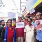 यूनियन ऑफिस वापस पाने की मांग पर उखड़ा में एक दिन बंद रहीं मिनीबसें, कर्मचारियों ने किया विरोध
