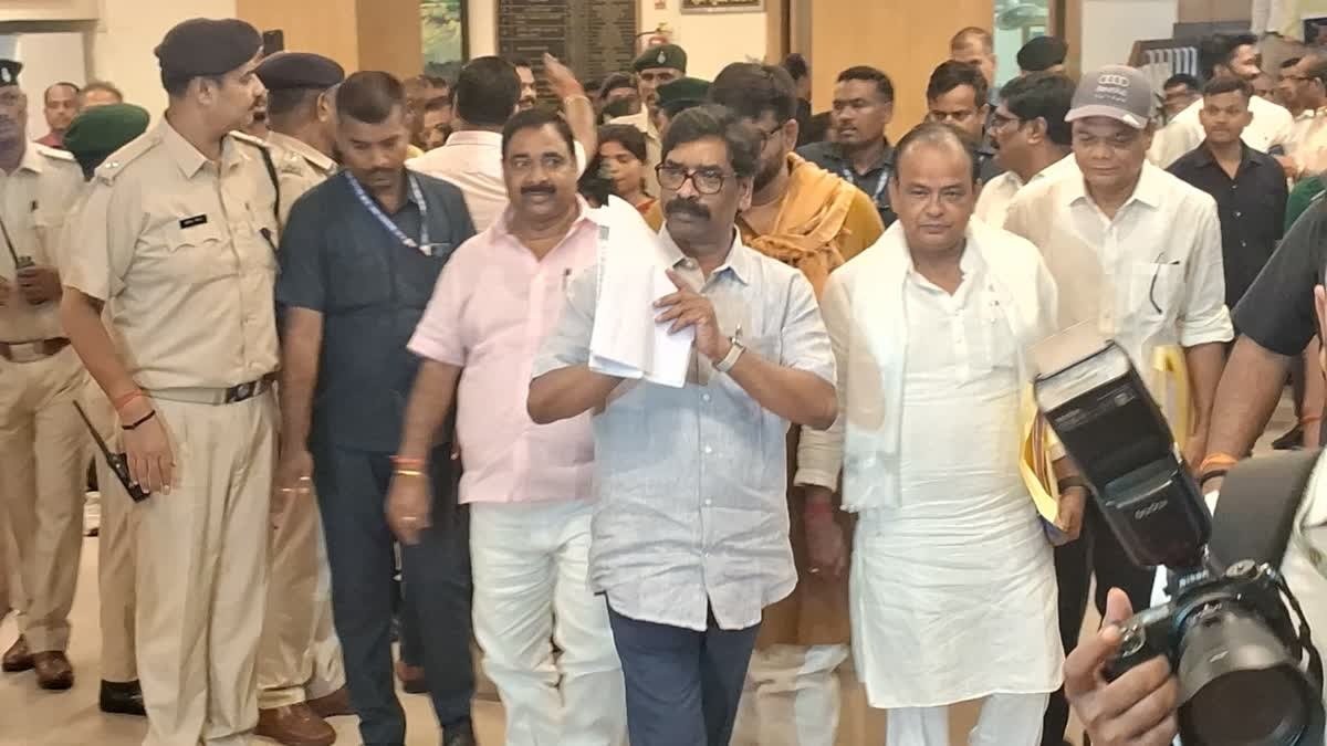 Jharkhand Cabinet Meeting: जंगली जानवरों के हमले में मौत पर अब 10 लाख मुआवजा, कैबिनेट ने 23 प्रस्तावों को दी मंजूरी