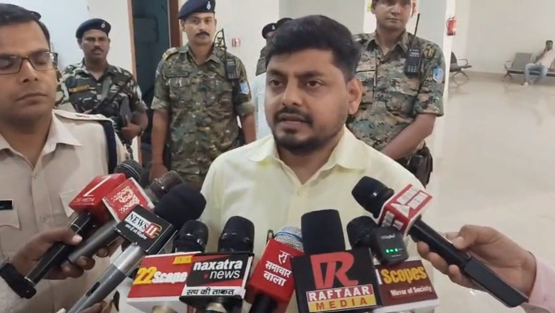 नीट (यूजी) 2026 परीक्षा की तैयारियों की उपायुक्त ने की समीक्षा, धनबाद में सात केंद्रों पर होगी परीक्षा