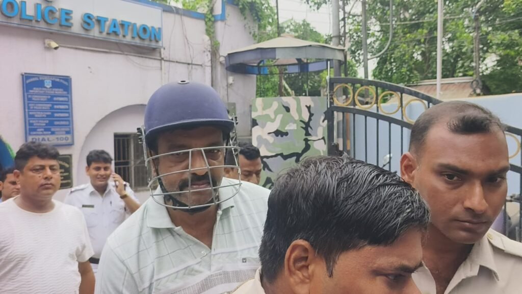तृणमूल नेता भोला सिंह गिरफ्तार, अदालत परिसर में लगे ‘चोर-चोर’ के नारे के साथ फेंके गए अंडे