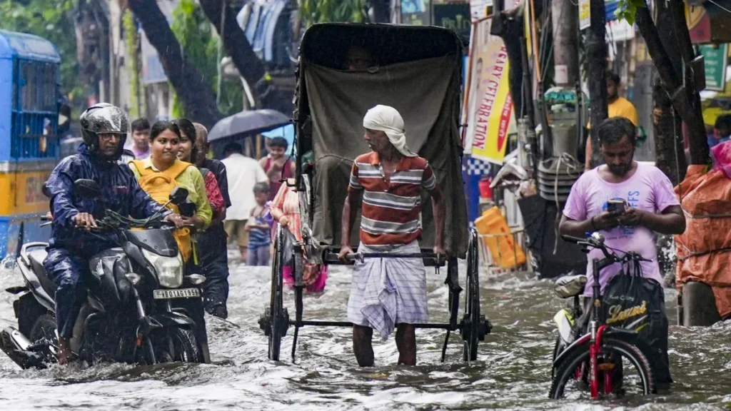 मानसून का मेगा अलर्ट! 23 जून से कई राज्यों में मूसलाधार बारिश, बंगाल-सिक्किम में रेड अलर्ट