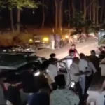 मेरठ से नैनीताल घूमने निकला परिवार हादसे का शिकार, खाई में गिरी टेंपो ट्रैवलर; 2 महिलाओं की मौत, 25 घायल
