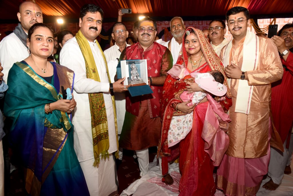 धनबाद में हर्ष सिंह के आवास ‘संजय सदन’ में गूंजे माता के भजन, पुत्र ‘सहर्ष’ के जन्मोत्सव पर भव्य भगवती जागरण